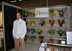 Hendrik Jan Blom ban Allure. Beweegt die achterwand nou?!