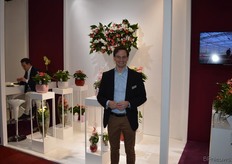 Stolk is een verzamelnaam van drie verschillende bedrijven/kwekerijen. Eigenaren zijn drie telgen (neven) van de familie Stolk. Twee kweken er orchideeën, één anthuriums - en dat doet Henry Stolk.