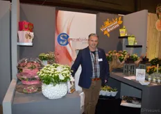 Karel Schoenmaker van Potplantenkwekerij Maasluiden. Op het bedrijf worden met name enkelbloemige Kalanchoës gekweekt.