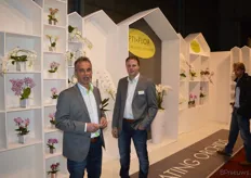 Ed Hoogkenner en Richard van Velden van Opti-Flor. Het bedrijf produceert bijzonder groot- en bijzonder kleinbloemige orchideeën.