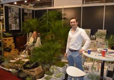 Jannie Prins en Michel Prins van Corsa International. De kweker importeert tropische planten uit Zuid- Amerika en kweekt die af op locatie.