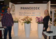 Patrick v/d Arend en Marieke Toet van Pannekoek. De orchideeënkweker heeft zich volledig gewijd aan het kweken van kleinbloemige rassen.