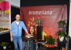 In het segment bromelias ontbrak natuurlijk Meewisse Plants niet. Op de foto Ab v/d Berg