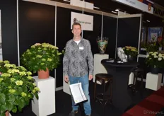 Tim van Leeuwen van de gelijknamige kwekerij. De kweker legt zich o.a. toe op het produceren van hortensia's in de grotere potmaten.