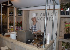 Marjolein van Dooieweerd bakte overheerlijke stroopwafels op de Van der Starre groep.