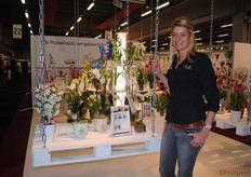 Mabel Eckenhaussen van Logico. Het bedrijf is actief in de potorchideeën, maar ook andere planten, zoals Bromelia, Anthurium, Medinella etc.
