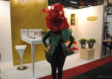 Voor de stand van Le Chic van Solis Plant gespot: Miss Cannova