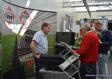 Ad Boener van Van Krimpen in de stand van HerkuPlast International. Van Krimpen vertegenwoordigd HerkuPlast International in Nederland.