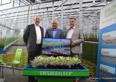 Hugo Paans, Piet Rutten en Cock van Bommel van Erfgoed. Tijdens de FlowerTrials presenteren ze hun eb en vloed vloeren. Deze vloeren verbeteren de water toevoer en met deze vloeren kan het klimaat goed gestuurd worden.
