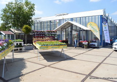 Ingang FlowerTrials locatie Peter van der Plas.