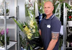 Marcel Scholte kweekt cymbidiums en levert die ook onder eigen label King of Orchids. Het duurt vier tot vijf jaar voor ze bloemen. Italië is een belangrijke afnemer, maar ook Duitsland weet het product sinds jaren weer te vinden.