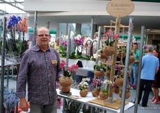 Een opvallende stand in het geheel, de kokospotten van Kokodama. Er gaan allerlei planten in.