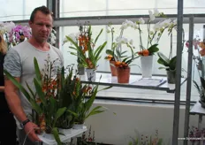 Danny van Duijn-Hove, gespecialiseerd in de opkweek en afkweek van kwalitatieve potplanten als Beaucarnea, Ficus, Cambria en Oncidium
