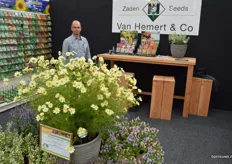 Jack Bootsma van Van Hemert & Co, een bedrijf dat bloemzaden veredelt en verhandelt.