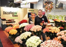 De Keniaanse kwekersgroep DecoFresh Roses, op de beurs vertegenwoordigd door o.a. Johan van Eeuwen.