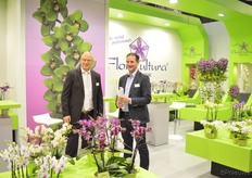 Stefan de Hoog en Adrie Smit van Floricultura. Naast orchideën timmert de veredelaar ook aan de weg in Miltoniopsis en Dendrodium, waarin het steeds beter lukt een jaarrond productie te realiseren.