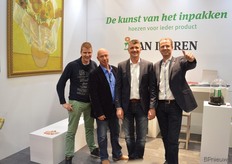 Een opgewekte stemming bij Van Iperen – misschien ook wel omdat de beurs er bijna opzat. Vlnr: Erik Noordam, Han Opstal, Richard van Spronsen en Arjan Spaans.