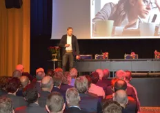 Marcel van der Hoeven, directeur van Van Dijk Flora, over het belang van het stellen van 'strange questions' en het ondervangen van de veel besproken 'disruptive developments'
