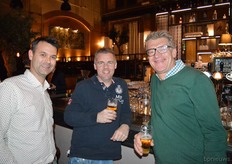 De heren van Phalaenova Addie Groen (links) en (rechts)Joost van Adrichem. In het midden Richard van der Salm