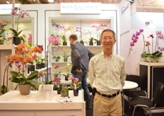 Pen-Chih Lai van Taiwan Orchid Breeders Society. Hij ondersteunt Shulong FLowers Industry met de verkoop van jonge planten in Europa, maar ook andere landen zoals Brazilië. Volgens hem worden de orchideen snel populair in Brazilië.