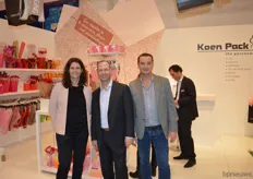 Helle Klintebaek, Herman Giesberts en Daan Haalmeyer van Koenpack. Het bedrijf is een van de grote jongens in de wereld van de hoezen en toegevoegde waarde.