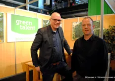 Green Talents Olav Baltussen met Vincent Buitendijk, die van zijn stand boven even naar de begane grond was afgedaald