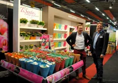 Thom van den Ende en Albert Zuijdgeest bij het kleurrijke aanbod van Ti Sento