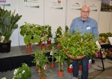 Jan Ekelmans van Boomerang Plants. Een indrukwekkende plant: de Nidularium schultesianum, oftewel de Fire Ball, wordt door kwekerij Rip Bromini in potmaat 50 uitgeleverd.