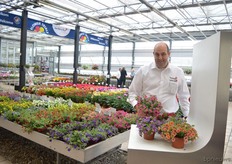 Ton de Bresser of Selecta One with the Rave line. Selecta added two new colors in this line; pink and pink/purple eye. All calibrachoa's in this line have a dark star in the flower.