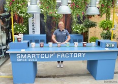 Marjolein Belt from Elburg Smit, presenting the SmartCups