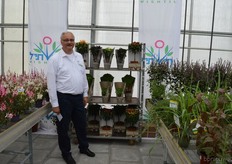 Rudiger Walz from Hishtil. One of the specialities of the breeder is herbs, the genetics of which they, in cooperation with growers, combine to fantastic shapes like basil- and pepper trees.