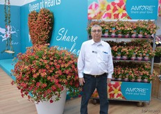 Chanochi Zaks from Danziger. Perhaphs the main introduction was the heart shaped petunia Queen of Heart