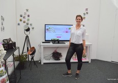 Aimée Smit van Visions. Het gaat goed met het bedrijf - tot over de oren in het werk, aldus Aimee - en de onlangs vernieuwde website zorgt weer voor een frisse uitstraling.