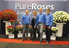 PureRoses is het collectieve merk van zes rozenkwekers. Op de foto Erwin van den Berg, Elly Stokman, Rene Stokman en Rob van der Velden