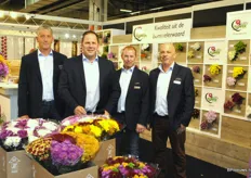 Henkjan van Wijk (Janity Flowers), Chris Biesheuvel (PV Royal FloraHolland), Bas van Wijk (Vitaflor) en Gerrit Kreling (Gerlingco) op een Bommelerwaardse stand