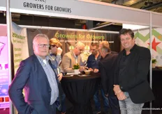 Tuprotec samen in de stand met Growers for Growers. Ted van Heijningen hier in gesprek met Duijnisveld