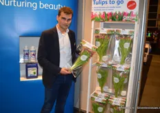 Robert Verbruggen van Chrysal. Het bedrijf heeft een innovatieve verpakking voor tulpen ontwikkelt, waarin de bloemen langer geconserveerd worden.