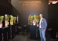 Coen Verspeek van Wooning Orchids. Maar weinig planten worden binnen Nederland verkocht: het overgrote deel vindt zijn weg naar de ons omringende landen