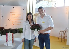 Elien Pieters en Vincent Verbaeys van Gediflora. Tijdens de FlowerTrials hebben zij hun nieuwe merk 'Belgium Mums' gelanceerd. Het merk zal herkenbaarheid onder de eind consument moeten gaan creëren. Een aantal van hun productlijnen dragen dit merk al.