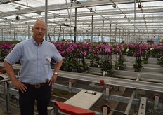 Floricultura is een van de vaste deelnemers aan de FlowerTrials. Hoewel geen echt 'trial' gewas, is het bedrijf wel een van 's wereld leidende phalaenopsis bedrijven. Veel internationale bezoekers komen daarom ook graag even naar Heemskerk, om zich daar te laten informeren over de nieuwste rassen en ontwikkelingen. Op de foto A. Smit.