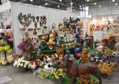 Also a broad variety of garden ornamentals were presented on the exhibion. We tried to bring the big cow home, but custodies wanted to keep it themselves.