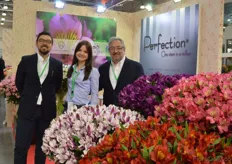Pablo Bazzani, Ekaterina Shmatova and Camilo Bazzani of La Plazoleta. At the exhibition, they are promoting their Perfection branded alstroemerias. The four varieties in on the picture (Palermo, Marshmallow, Hot Pepper and Nora) are their new varieties.