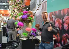 Dutch Chrysanthemum grower Ronald Olsthoorn of Decorum presented tinted Chrysanthemums.
