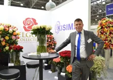 Guido Zwart, agent of two Kenyan farms; Mount Elgon Collection and Kismima. He is presenting Charmant. A rose variety bred by Kordes and they have the exclusive right to grow this variety till 2020. It is a difficult variety to grow, but the owner of Mount Elgon Collection managed to do it. Also in Russia, this variety is selling well. More on this later on FloralDaily.com.