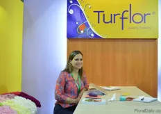 Eliana Carrascal from Turflor. This Colombian carnation and spray carnation grower sees a change in dealers before and after the crisis in Russia. Before they were doing business with larger brokers. There are now smaller.