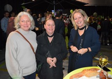 Emma Mcquiggan en Katinka Schuit, beide van Decowraps, en Tanja Brandewijn