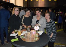 Linda Bylind van Agro Fleur Select, Sonja Eller van Verdel, Kitty de Jong van Agro Fleur Select en Anke Keijsers van Verdel.