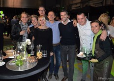 Op de foto, samenvattend, 'diverse klanten van Decowraps'.