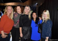 Anita, Anne Katrine, Ingev, Darsih, en Hanne