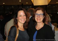 Sandra van der Knaap van Fleurt Marketing op de foto met Ellen den Bieman van Royal Lemkes.